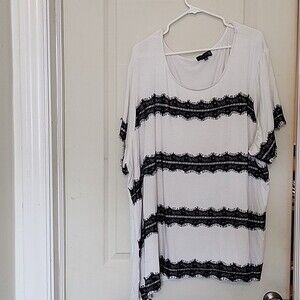 Women's Plus Size Ryan Wythe White and Black Flowy Tunic Top Size 5X